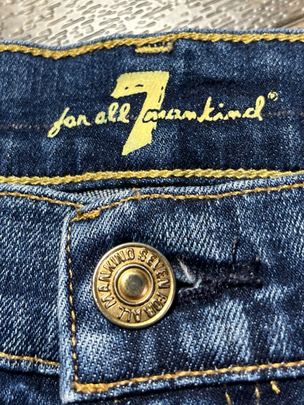 7 For All Mankind Womens Cuffed Denim Shorts Size 27 Dark Wash AU503644A EUC - Picture 4 of 8